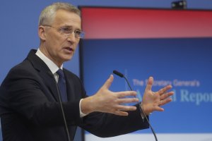 НАТО не вижда изтегляне на руските сили от Украйна и