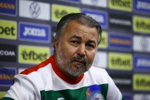 Селекционерът на националния отбор Ясен Петров обяви отрано списъка с