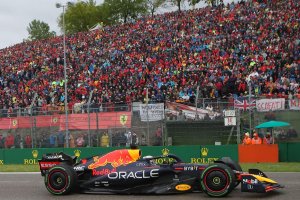 Тимът на Ред Бул постигна двоен триумф в състезанието за