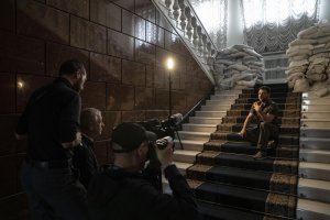 ⚡️Руското знаме беше издигнато над сградата на градската администрация в