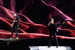 След като снощи Пинк Флойд пуснаха истинска бомба с първия