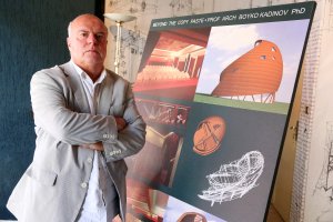 В разгара на селфи скандала с министъра на културата Атанас