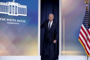 САЩ изпращат на Украйна защитна екипировка заради опасенията от възможно