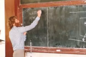 Видеокасета по пощата в Тихия океан - зората на футболната статистика