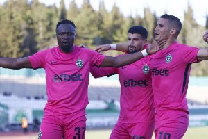 В края на миналата година интригата около битката за титлата