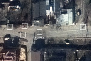 Вестник Ню Йорк таймс публикува днес спътникови снимки които разобличават