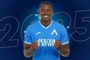 "Левски" намери $120 000 в кризата за свой титуляр