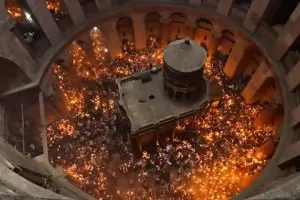 Благодатният огън слезе на Гроба Господен в Йерусалим