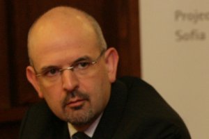 Илия Лингорски който в момента е главен икономист на Бългapcĸaтa бaнĸa