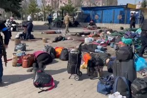 Руската войска бомбардира жп гарата в Краматорск посред бял ден
