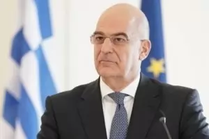 Гръцкият външен министър е на рискована мисия в Одеса