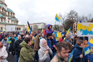 Мирно шествие в подкрепа на Украйна срещу руската агресия се