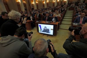 Украинският президент Володимир Зеленски направи вчера видеообръщение пред двете камари