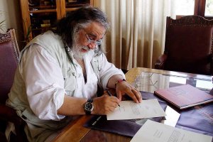 Големият гръцки композитор Вангелис Папатанасиу известен по широко само с първото