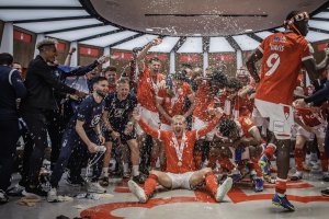 Легендарният футболен клуб Нотингам Форест се завърна в английската Премиър