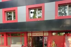 Гневни фенове на "ЦСКА-София" потрошиха офисите на клуба