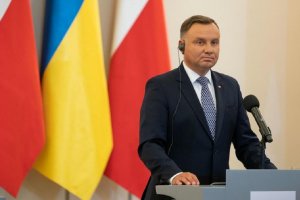 Зеленски дава специален статут на всички поляци в Украйна