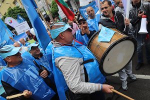 Пълен хаос Така единствено могат да бъдат описани усилията на управляващите