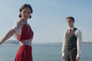 Лъчезарната млада актриса Лорина Камбурова позната от сериалите на bTV Скъпи