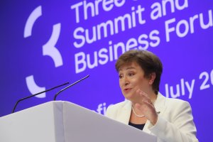 Международната общност трябва да намали търговските бариери за да се