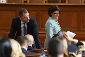 ГЕРБ и "Възраждане" пренасят в парламента битката за газа