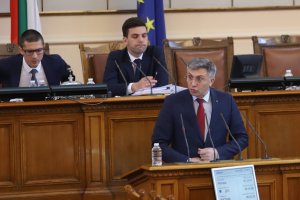 Поредна разпра избухна в парламента между ДПС и управляващите Този