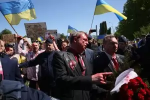 Заляха руския посланик във Варшава с червена боя