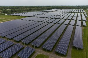 В дълъг спор влязоха депутатите в пленарната зала заради одобрени