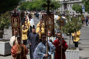 За първи път България посреща мощи от светите равноапостоли и славянски