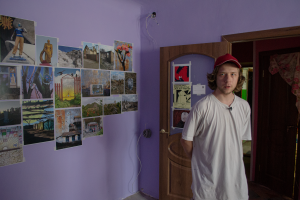 Донбас Източна Украйна Изоставена къща близо до гробището в град