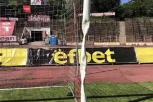 Агресията на "Армията" ескалира със смачкана врата и расизъм