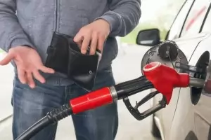 Обрат за бензиновата отстъпка - ще я има и след Нова година 