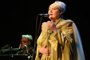 Легендарната австралийска формация Дед кен денс е добре позната на