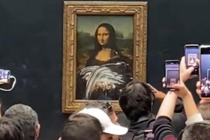 Мъж в инвалидна количка хвърли парче торта върху Мона Лиза