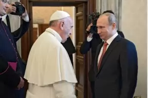 Папа Франциск: Настоявам за среща с Путин