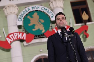 Въпреки заканите на лидерката на БСП и вицепремиер Корнелия Нинова