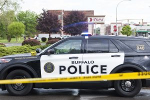 18 годишен младеж уби 10 души и рани тежко трима при