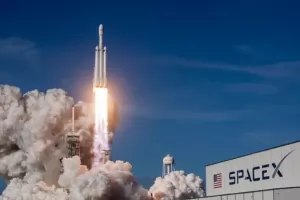 SpaceX изследва полюсите на Земята