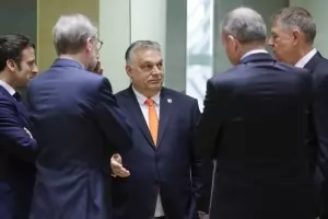 Европейският съвет наложи частична забрана за руския петрол