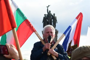 Както е казал Чехов Ако в първо действие на сцената