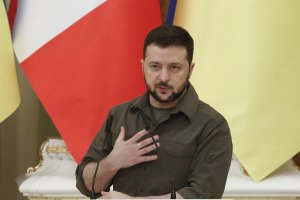 Очаква се днес украинският президент Володимир Зеленски да замине за