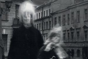 Изложба на именития фотограф Алексей Титаренко наречена Град на сенките