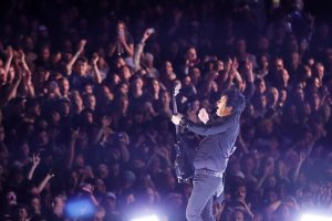 Фронтменът на рокгрупа Green Day Били Джо Армстронг обяви по