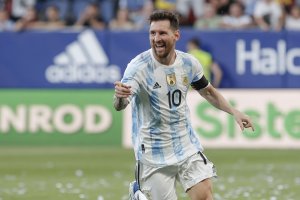 7 кратният носител на Златната топка Лионел Меси напомни за най славните