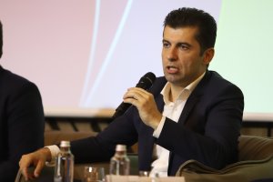 С обещания за мощен икономически подем излезе премиерът Кирил Петков