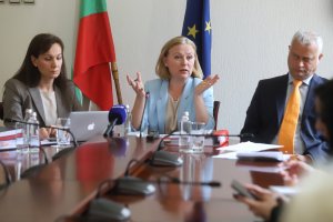 Министерство на правосъдието ще даде на прокуратурата договори за милиони