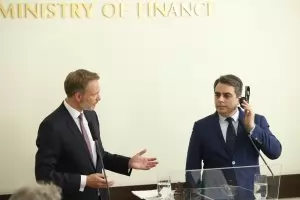 Асен Василев: ЕК помага да купим 10 млрд. куб. м газ