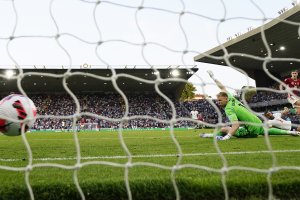 Английският национален отбор по футбол допусна шокиращо поражение с 0 4