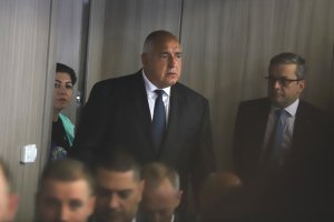 С гръмовен скандал пропадна опитът да бъде разгледано предложението на