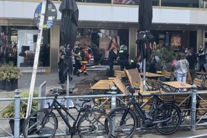 Автомобил се вряза в група хора в Берлин като в